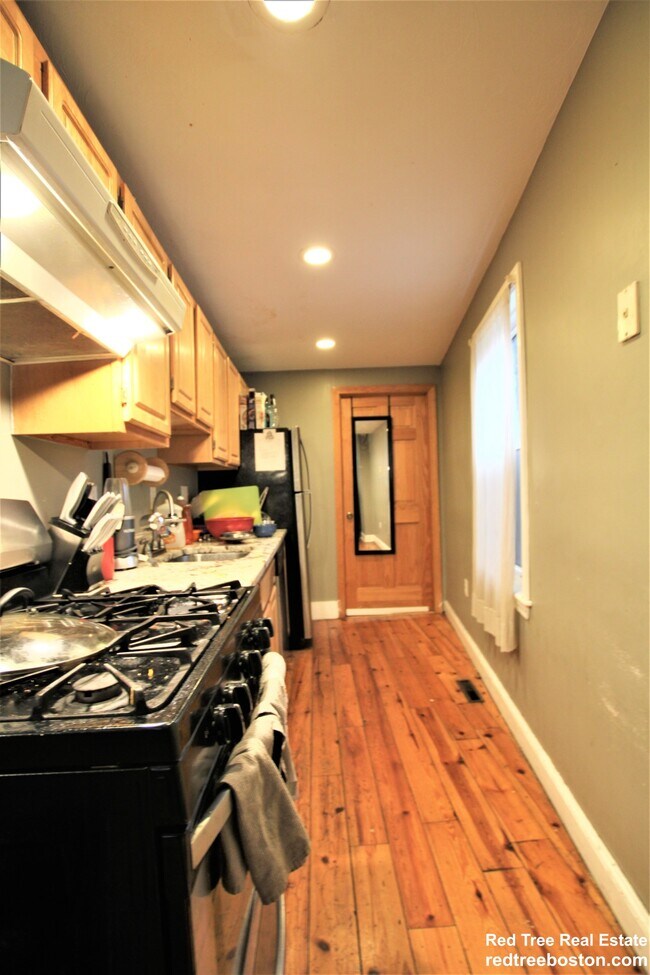 Building Photo - 8 Sewall St