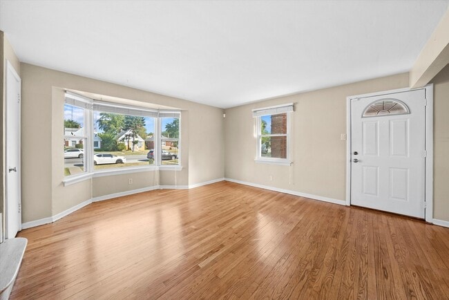 Building Photo - 1380 Wentworth Ave