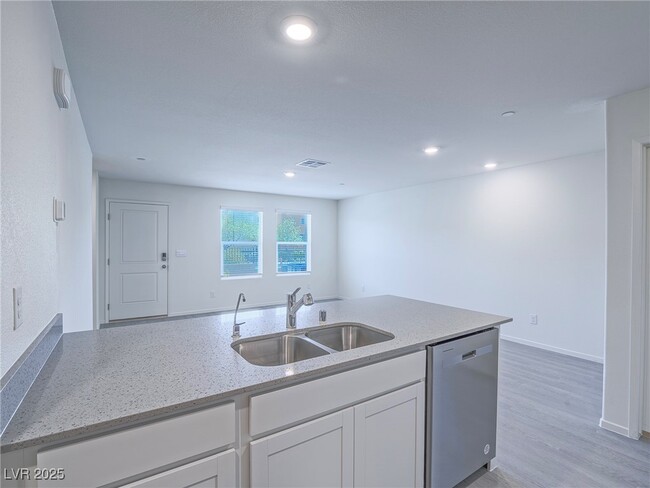 Building Photo - 9364 Serene Hbr St