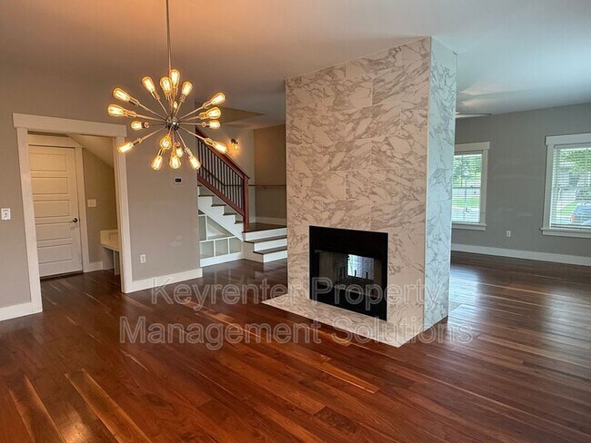 Building Photo - 2440 Belvue Rd