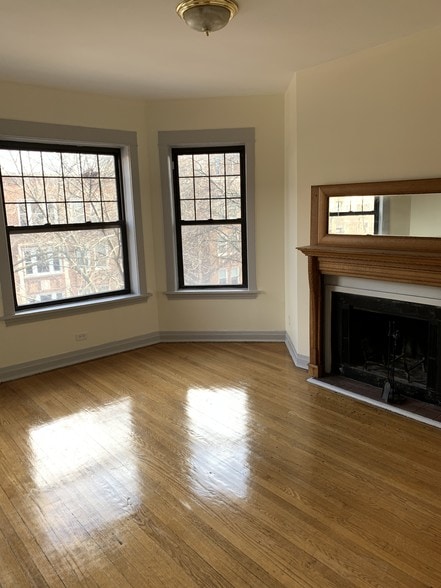 Building Photo - 5120 N Kenmore Ave