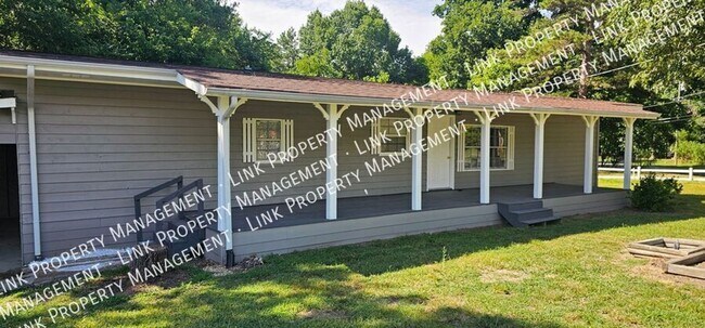 Building Photo - COMING SOON!  RENT TO OWN!  Renovated 3 Be...