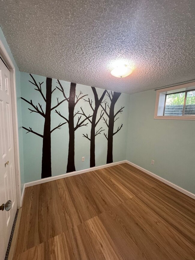 Building Photo - 3 bed 2.5 bath near Pacific Terrace