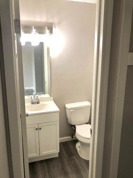 Building Photo - 5700 Crossing Ct