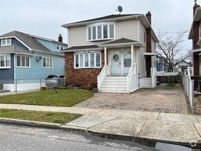 Building Photo - 3 bedroom in Island Park NY 11558