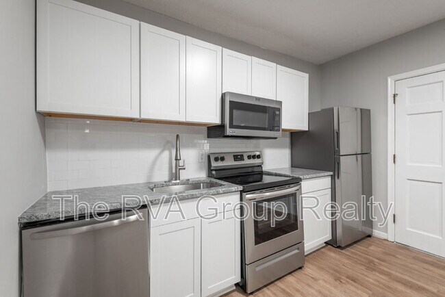 Building Photo - 3807 Woodlawn St