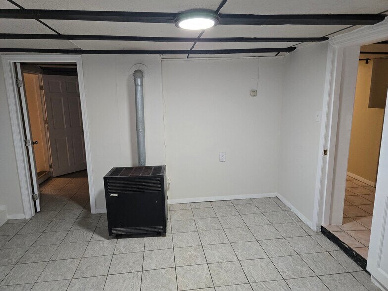 Building Photo - 27 Shelby St