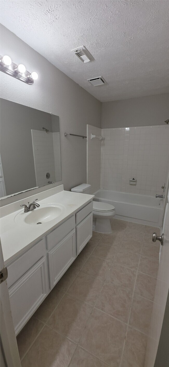 Building Photo - 11115 Nepau Dr