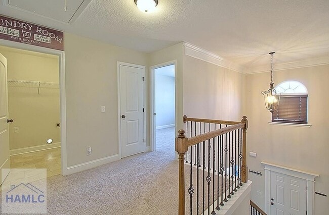 Building Photo - 220 Fairview Dr NE