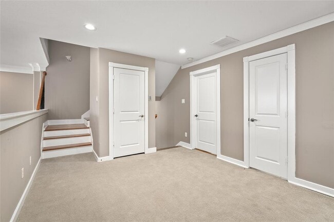 Building Photo - 332 Asbury St