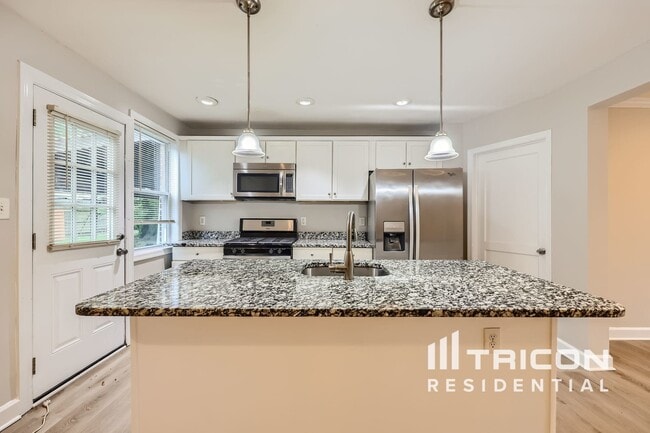 Building Photo - 8516 Willow Oak Rd