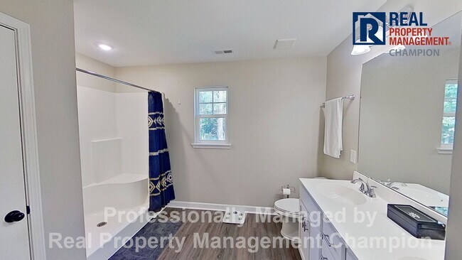 Building Photo - Spacious 3 BD/2.5 BA Home with Office Featuring Open Floorplan