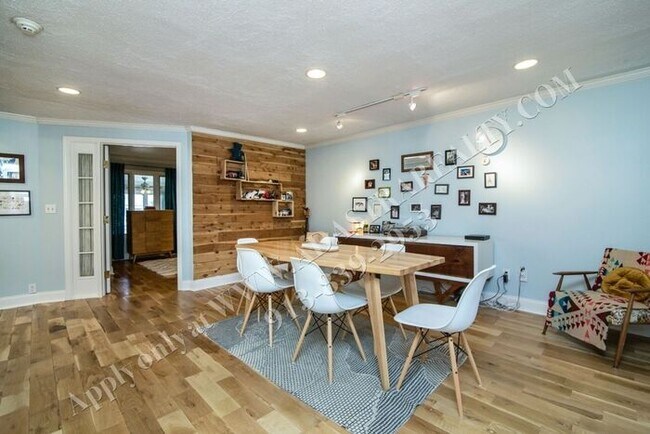 Building Photo - Beautiful Ranch Home in Brookside-Availabl...