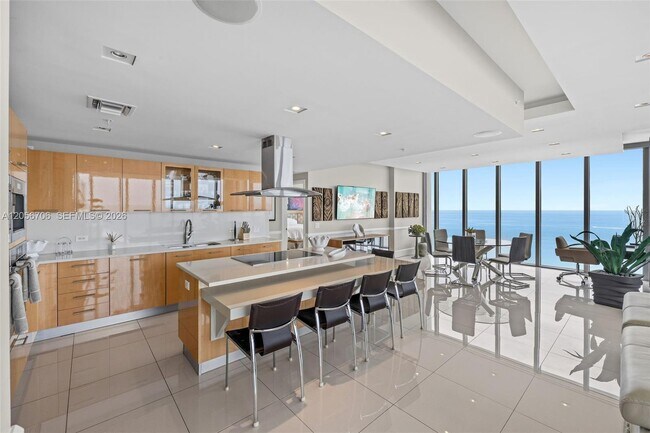 Building Photo - 6899 Collins Ave