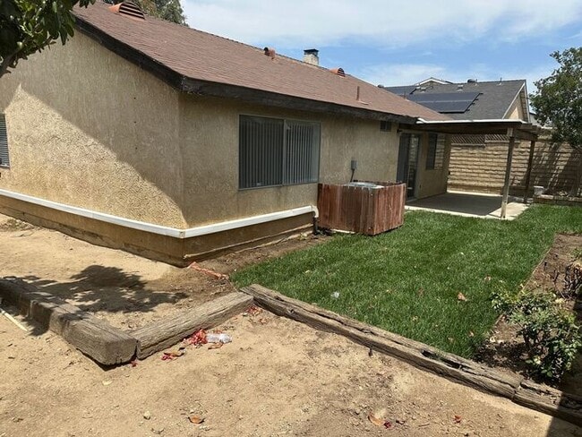 Building Photo - Nice 3 + 2 Home in Saugus