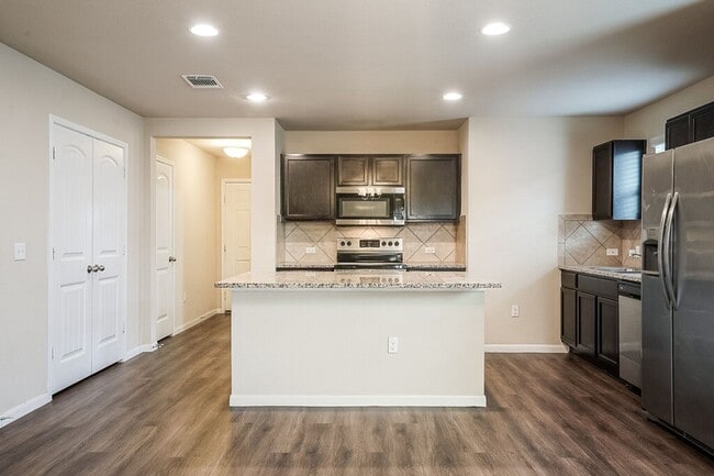 Building Photo - 708 Comal Run