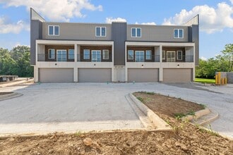 Building Photo - 1982 S Razorback Rd