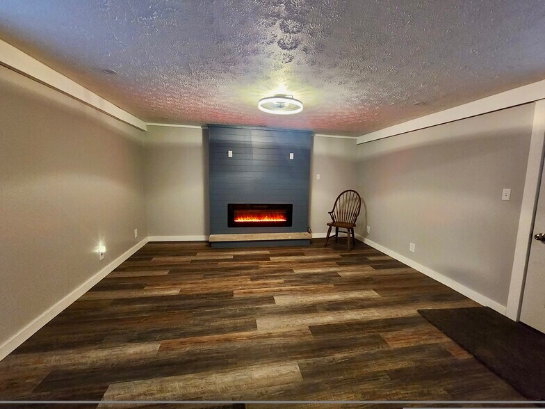 Building Photo - 1126 Walnut St