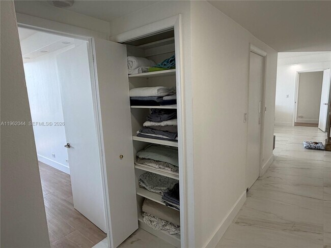 Building Photo - 20191 E Country Club Dr