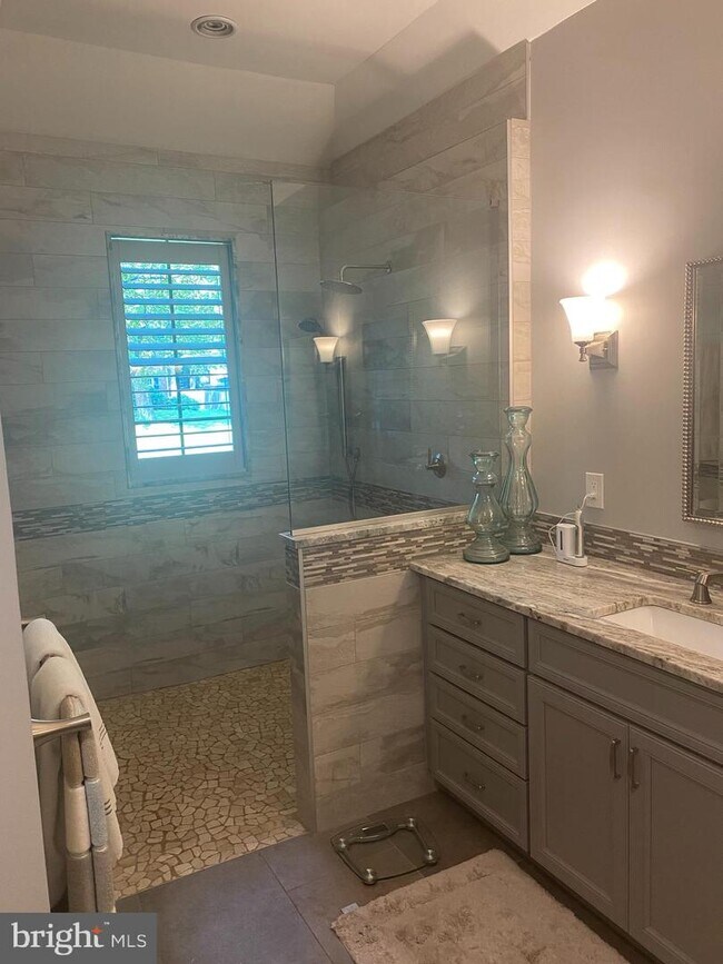 Building Photo - 1226 Pine Grove Rd