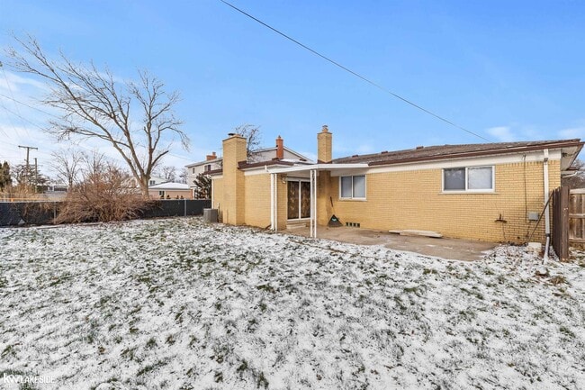 Building Photo - 11050 Irene Ave