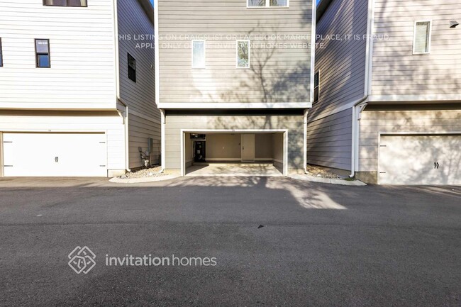 Building Photo - 208 Founders Ln