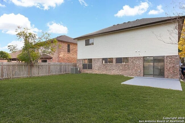 Building Photo - Welcome home to this charming two-story home nestled in the highly desirable Regency Meadow