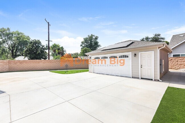 Building Photo - 5167 Peony Ct