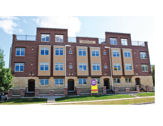 The Distillery 25 E John St Champaign IL 61820 Apartment Finder