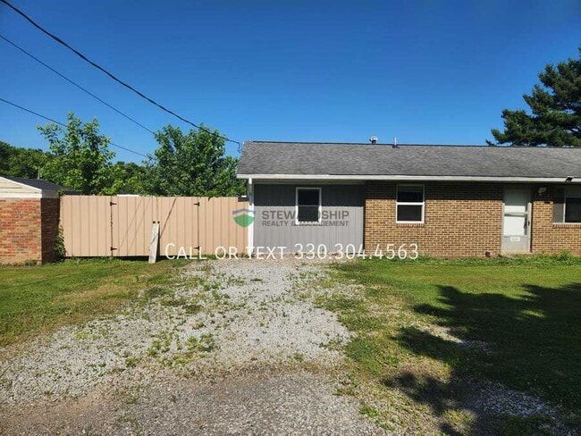 Building Photo - 15257 Lincoln Way W