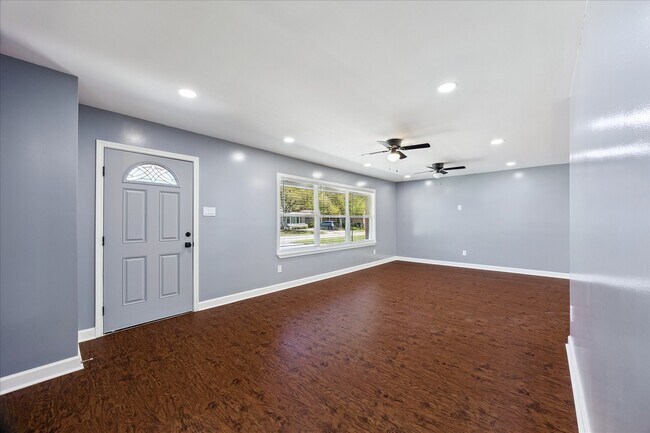 Building Photo - 8519 Hatton St