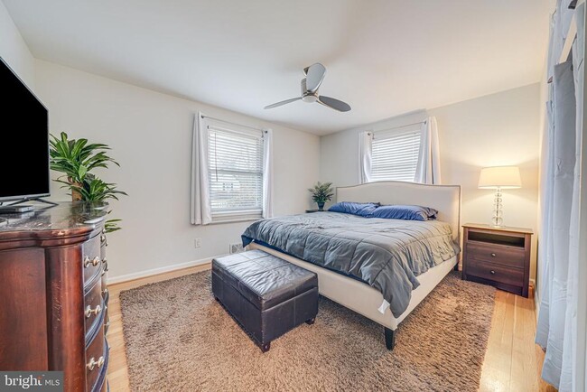 Building Photo - 6812 Beechview Dr
