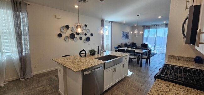 Building Photo - 3049 Hayden Rose Ave