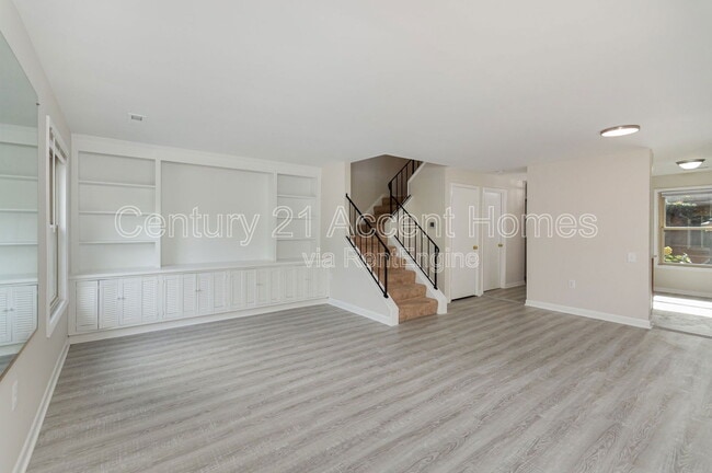 Building Photo - 1746 Dogwood Dr