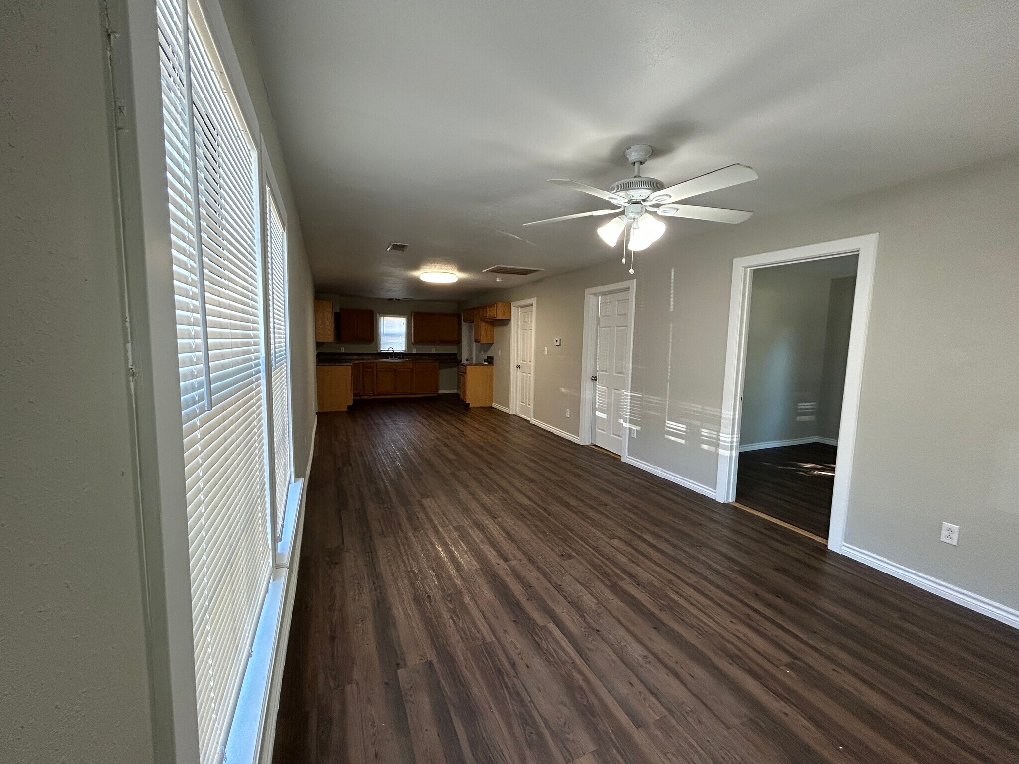 Building Photo - 1121 S Wells St