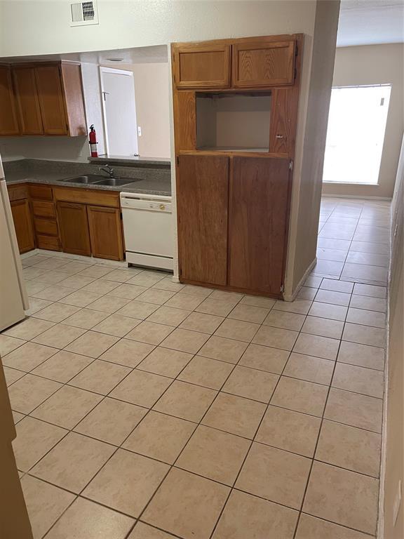 Building Photo - 8655 Village of Fondren