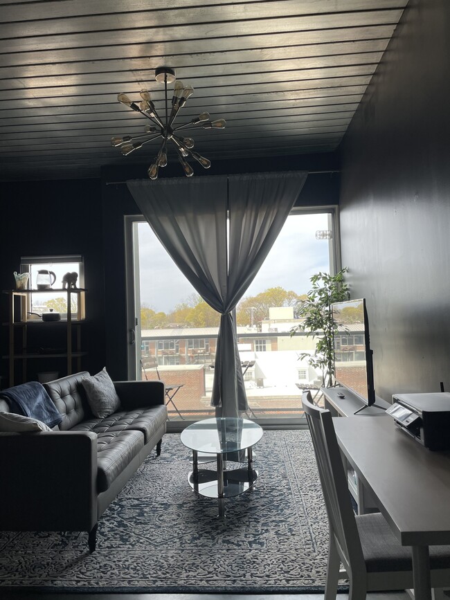 Building Photo - 620 Glen Iris Dr NE