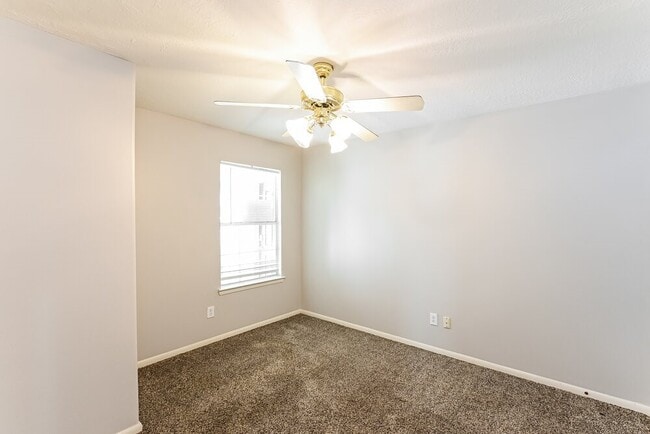 Building Photo - 19530 Billineys Park Dr