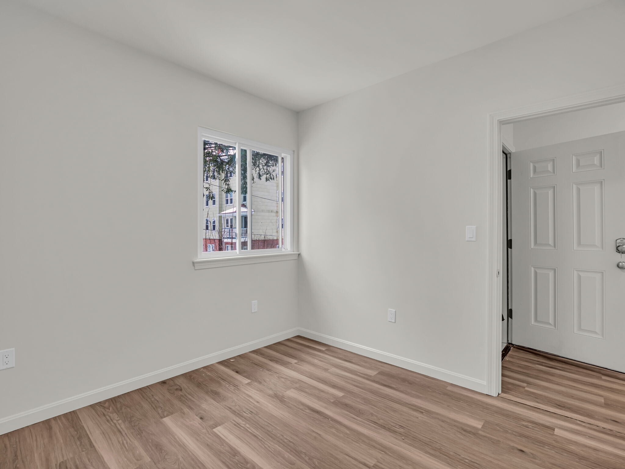 Building Photo - 12 Alpine St