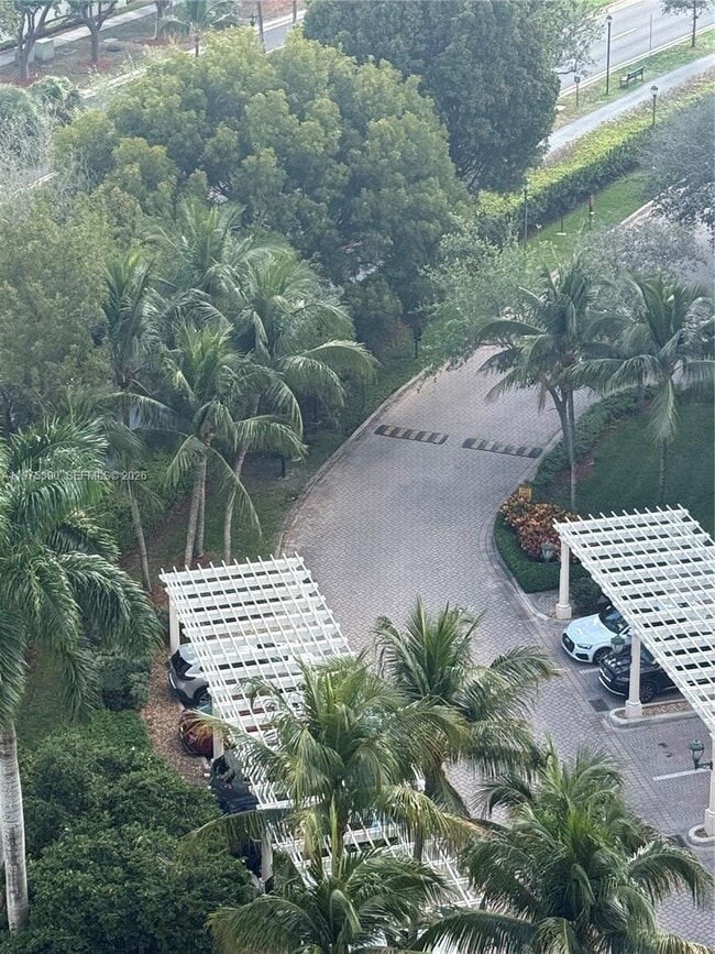 Building Photo - 20000 E Country Club Dr