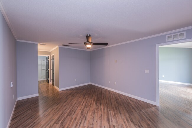 Building Photo - 5339 Peach Blossom Blvd