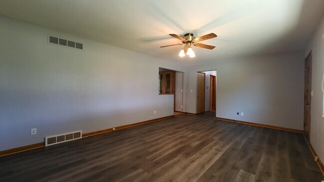 Building Photo - 10146 Baughman Rd