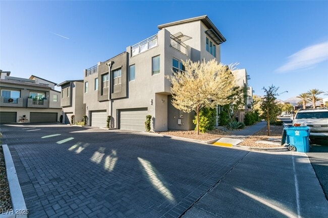 Building Photo - 11323 Gravitation Dr