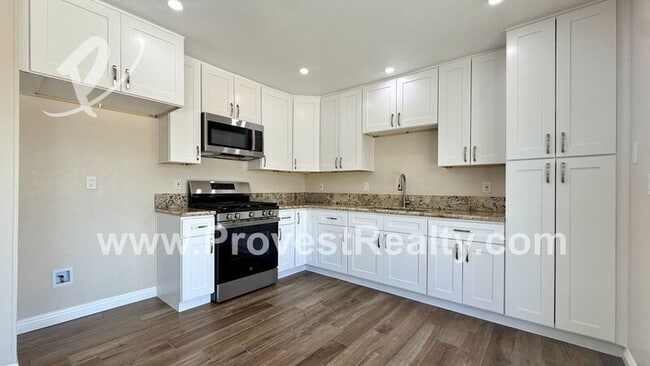 Building Photo - 12400 Pacoima Rd