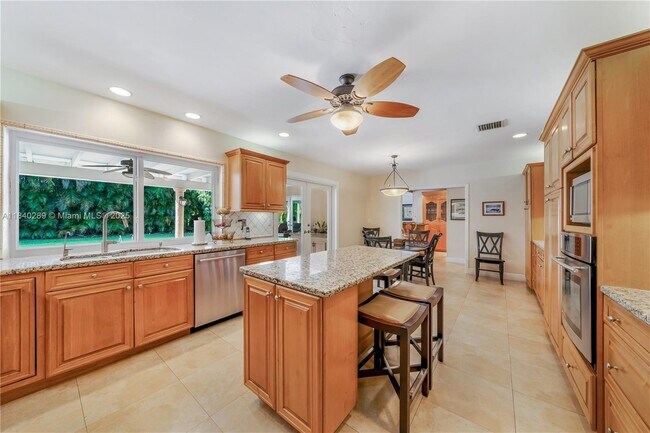 Building Photo - 5870 SW 96th St