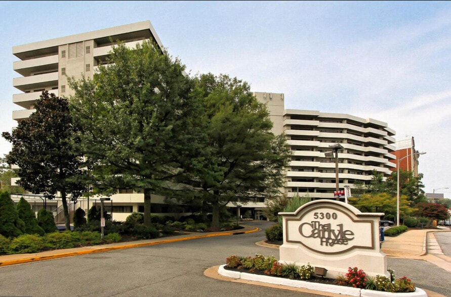 Building Photo - 5300 Columbia Pike