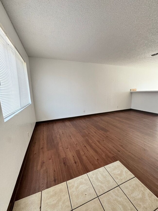 Building Photo - 5580 Mountain View Dr