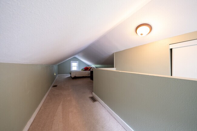 Building Photo - 4140 5th Ave S