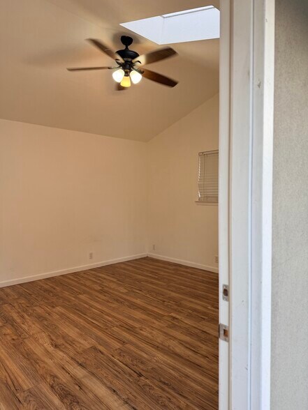 Building Photo - 283 McCreery Ave