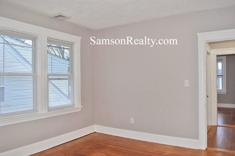 Building Photo - 136 Hillside Ave